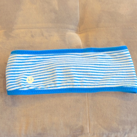 Lululemon headband for running, cycling or just running around house / school - Picture 1 of 5